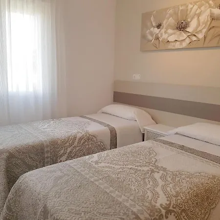 Firstline Rubino Arenal-bol Apartamento